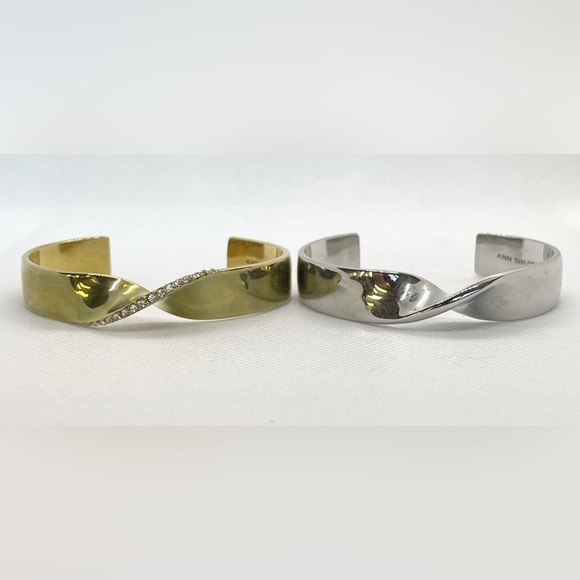 Anne Taylor gold tone bangle with rhinestone accents and “twist” detail! - Picture 13 of 14